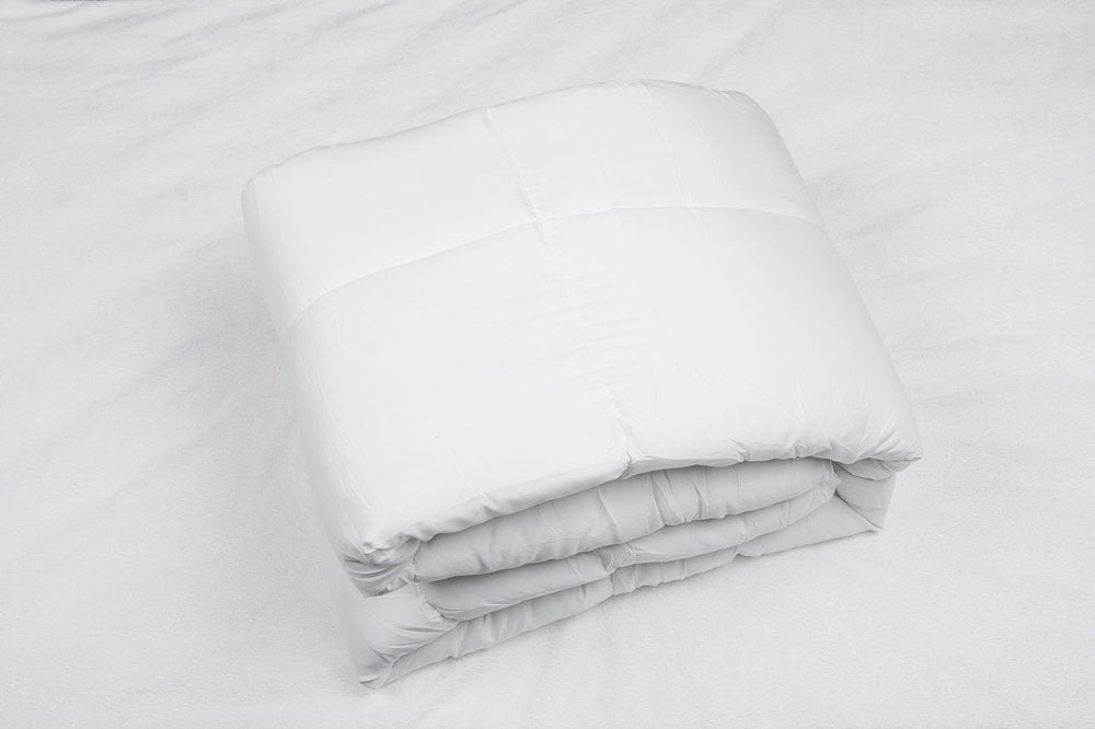 White Twin Microfiber Thread Count Down Alternative Duvet Insert  Warm Home View