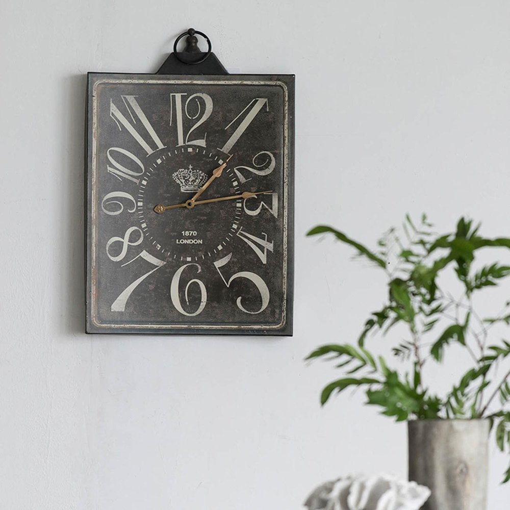 Vintage Style Black and White Iron Wall Clock  Warm Home View
