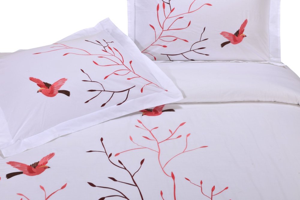 White And Red Queen Cotton Washable Duvet Cover Set With Two Shams  Warm Home View